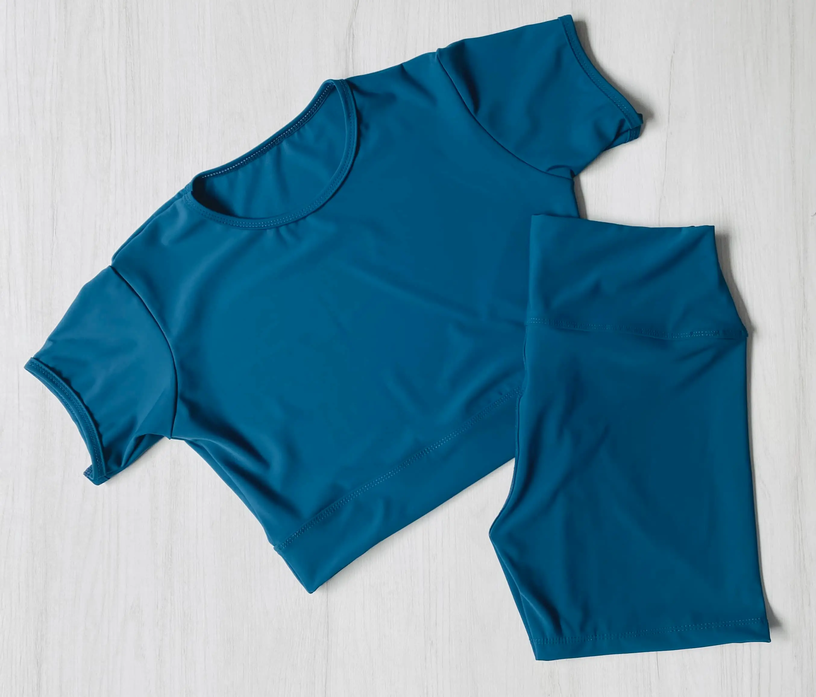 Short + Crop Top Nylon Unicolor - Vista 3